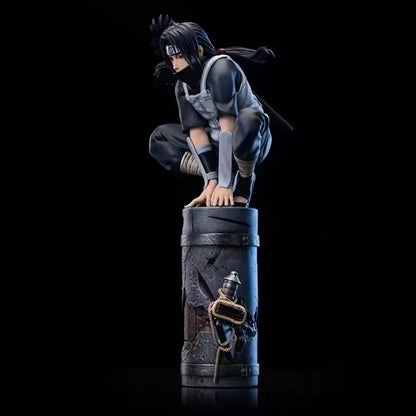 Figurka Itachi Uchiha 23 cm na kolumnie