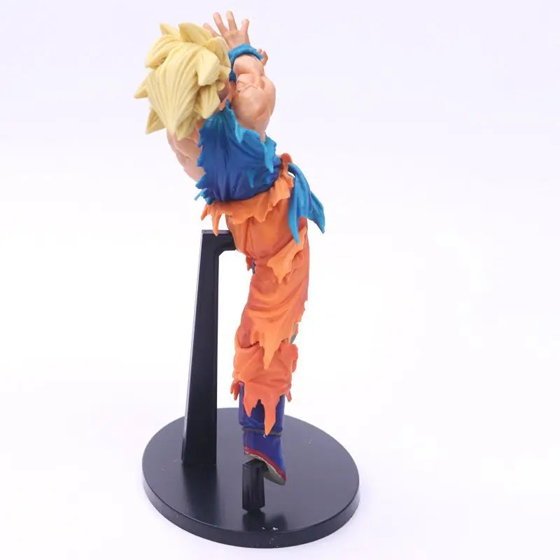 Figurka Goku z falą Kamehameha 21 cm